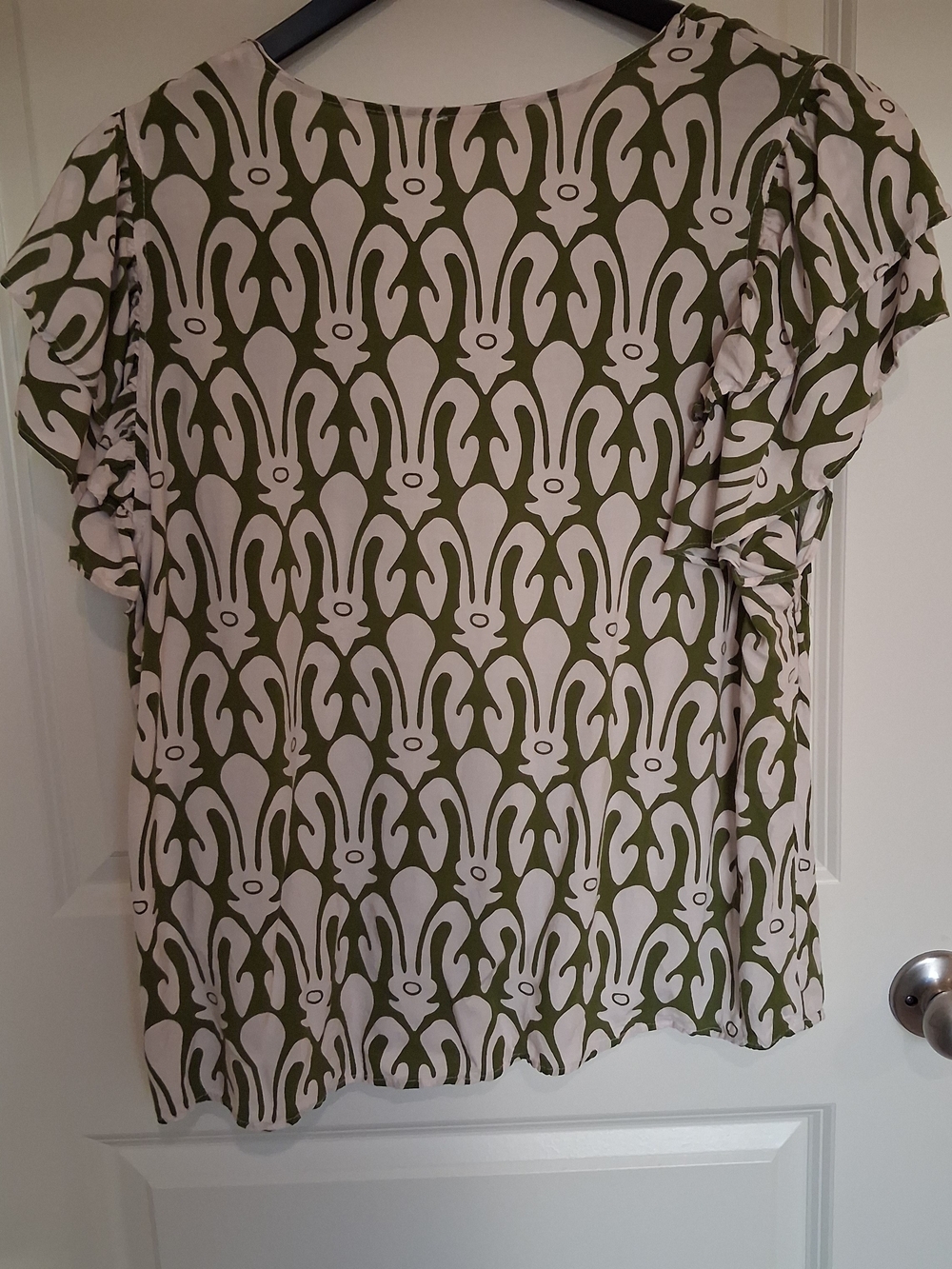 Christian Siriano Olive & White Printed V-Neck Blouse - Picture 2 of 7